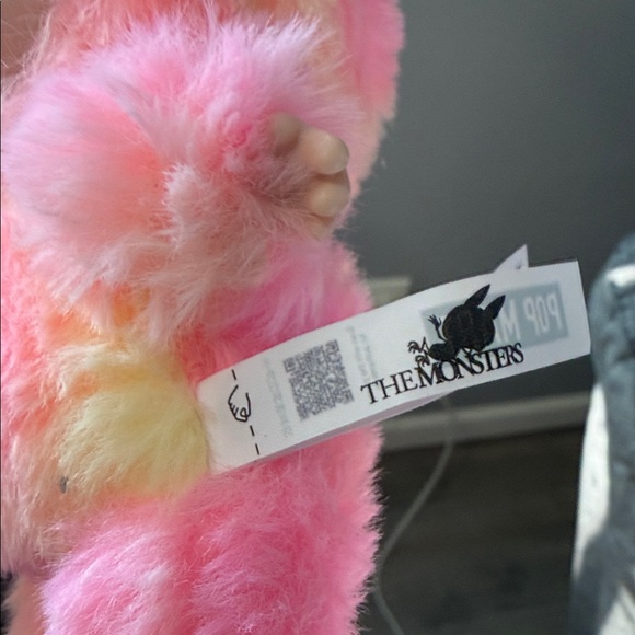 Pop Mart Labubu Vinyl Plush Pendant from the "Big Into Energy" - Picture 5 of 9